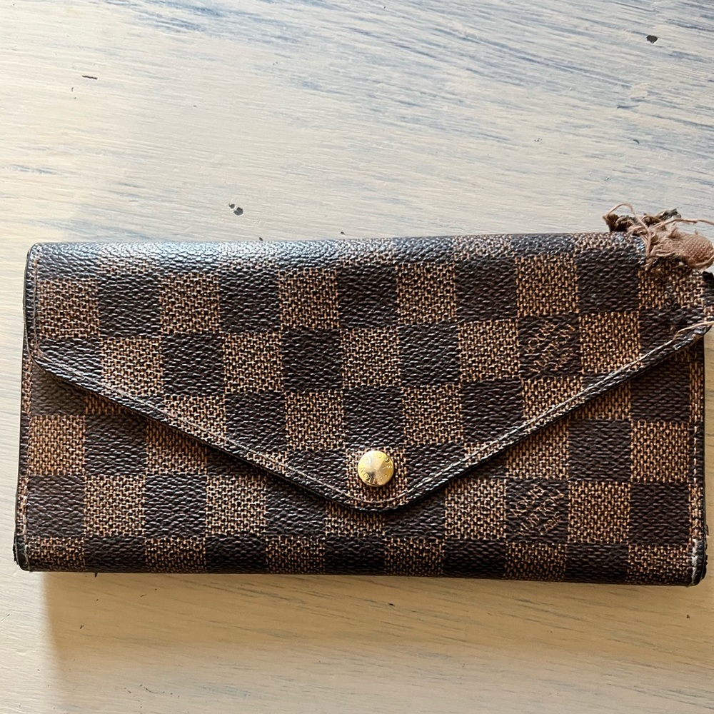 [eaten by a dog] Authentic Louis Vuitton flip wallet